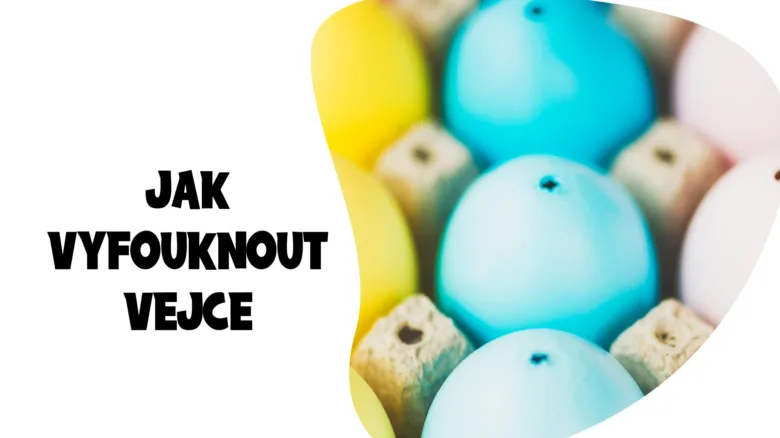 Barevná vajíčka ve kartonovém košíku pro easter