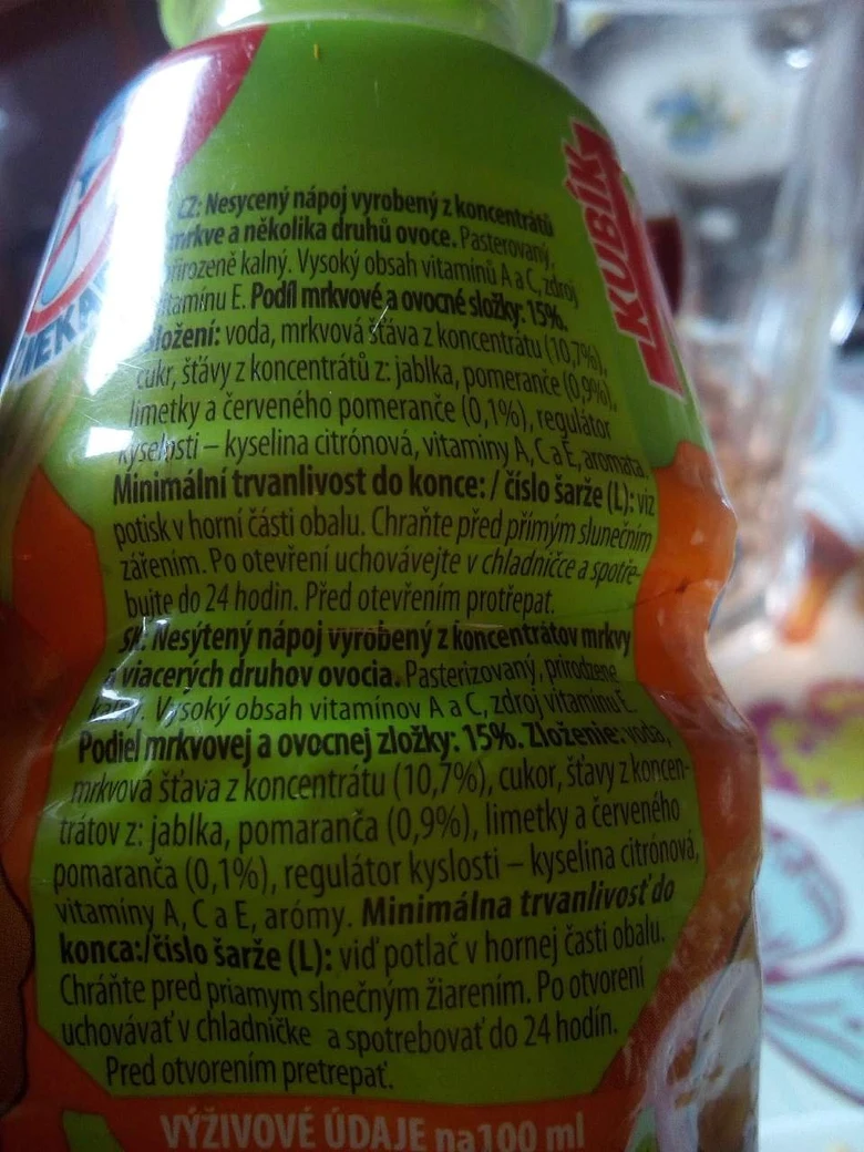 Etiketa nápoje Kubík s uvedením složení v češtině