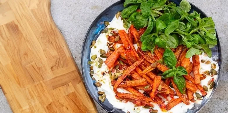 Pečené mrkev nebo sladké brambory s bazalkou jako zdroj vitamínu A