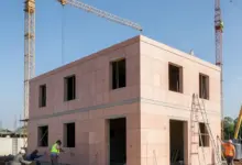 Jak funguje hrubá stavba z keramického betonu - ilustrační foto